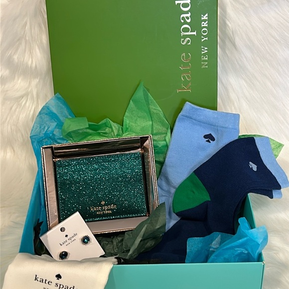 Kate Spade Festive Gift Box Set ♠️ - Picture 1 of 12